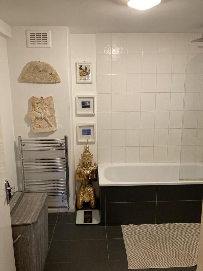 Stunning Ground Floor Garden - Entire Apartment, Centrally Located, With Free Off Road Parking By Flat & Wiffi, Beautifully Secluded, 3 Mins From Amenities Apartament Londra