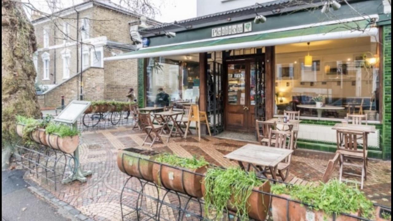 Apartment Stunning Ground Floor Garden - Entire Apartment, Centrally Located, With Free Off Road Parking By Flat & Wiffi, Beautifully Secluded, 3 Mins From Amenities *